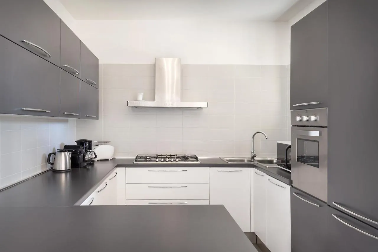 Ferienhaus Villa Loncrino, First Floor Apartment Torri Del Benaco Italien