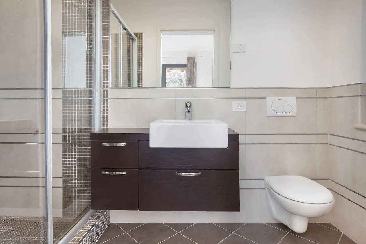 Villa Loncrino, First Floor Apartment Torri Del Benaco