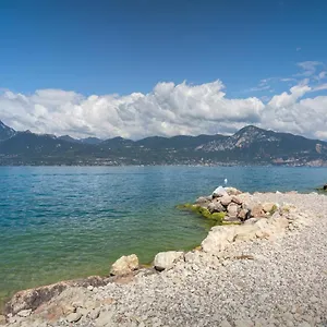 Apartment Frader Otto With View, Torri Del Benaco